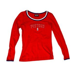 Detroit Pistons Women’s S Small T-shirt NBA Long Sleeve Red Embroidered